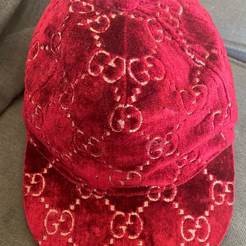 Gucci hat size M good condition